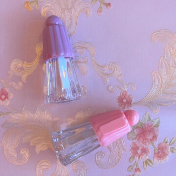 A La Carte: Lip Oil (Cake Top)