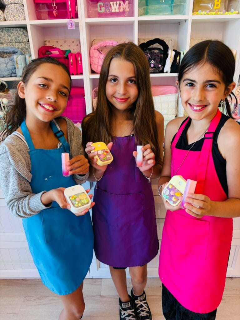 84127306 F70d 4eaa Befa 8137a6ea4ee5