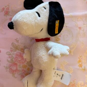 A La Carte: Peanuts Snoopy Plush @ The Patch Bar