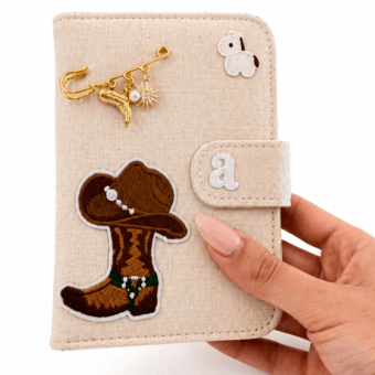 A La Carte: Passport Holder @ The Patch Bar